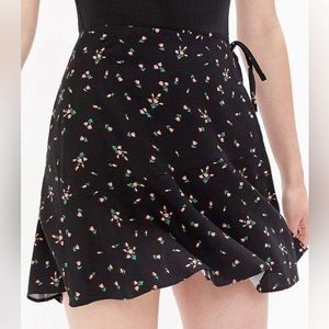 Urban Outfitters Gilly Ruffle Wrap Mini Skirt- XS - Black Mini Floral Skirt